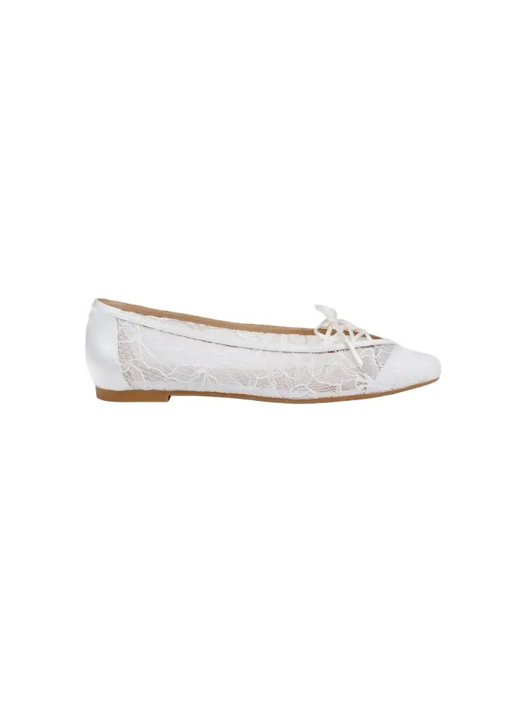 BADGLEY MISCHKA Women's Raelyn Lace Ballet Flats