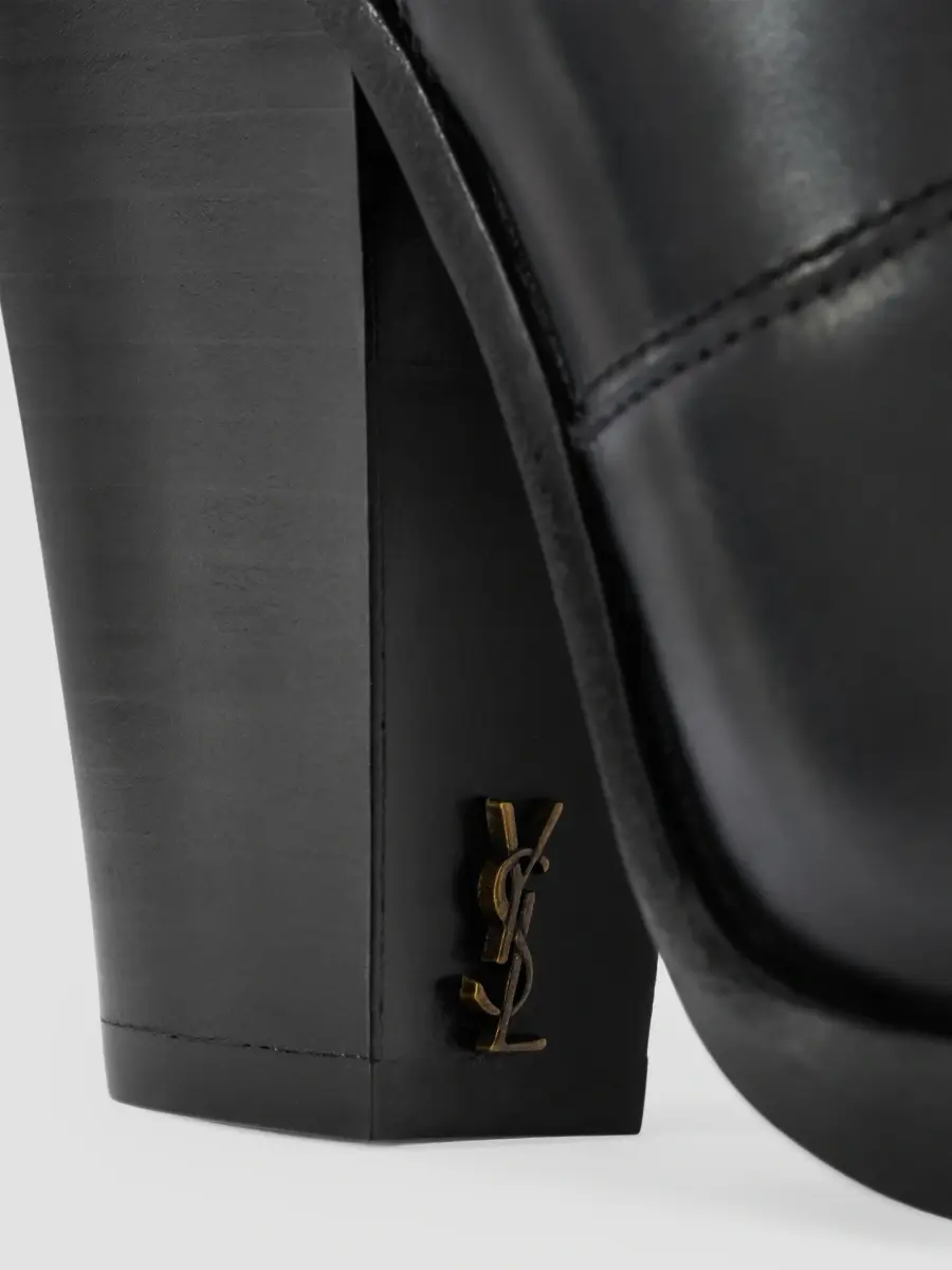 Saint Laurent Women's Dylan Chelsea Boots in Smooth Leather - Black | Thumbnail 4 Saint Laurent Women's Dylan Chelsea Boots in Smooth Leather - Black | Thumbnail 4