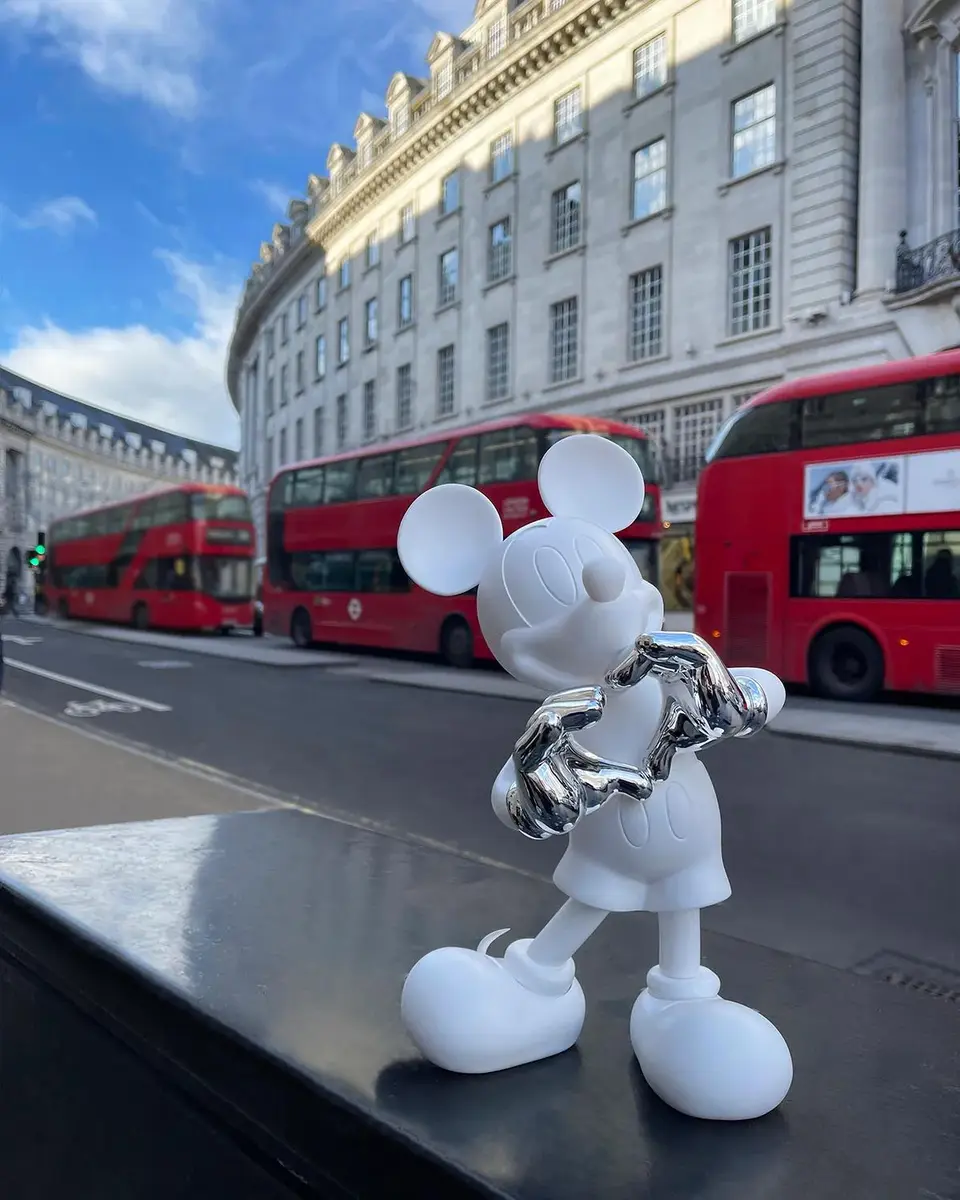 LEBLON DELIENNE x Kelly Hoppen Mickey With Love Small Sculpture | Thumbnail 5 LEBLON DELIENNE x Kelly Hoppen Mickey With Love Small Sculpture | Thumbnail 5