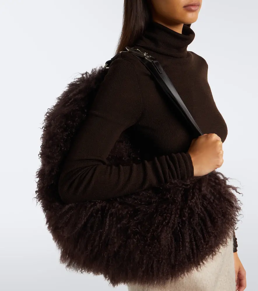 Lemaire Quiver Clip shearling shoulder bag | Thumbnail 4 Lemaire Quiver Clip shearling shoulder bag | Thumbnail 4