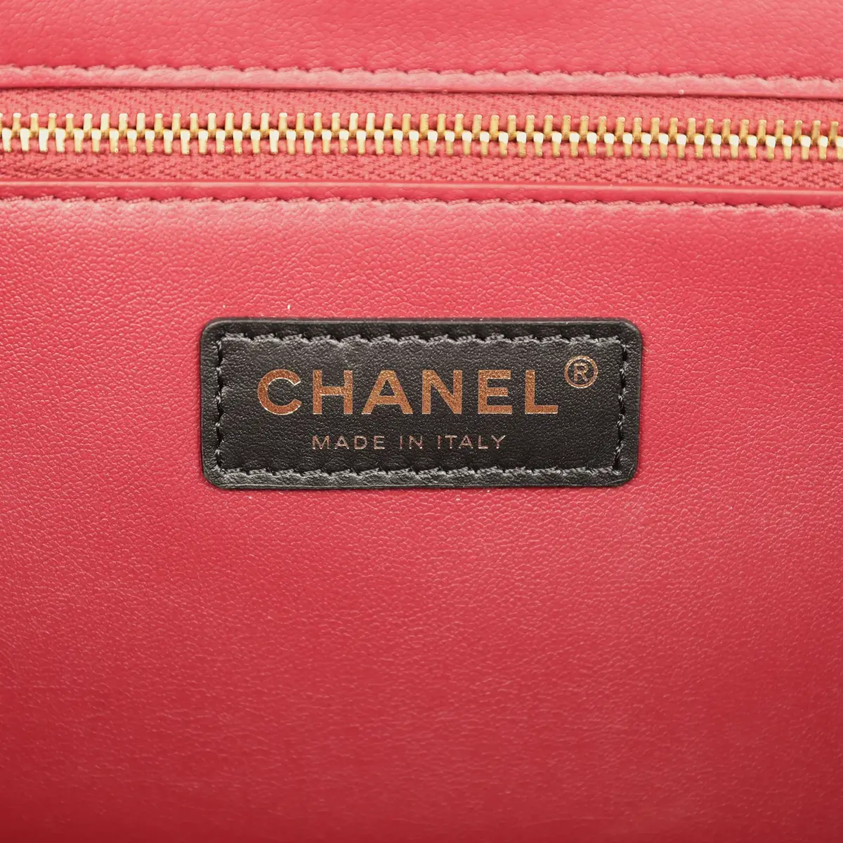 Chanel Chanel Small Cerf Shopping Bag Black Croc Embossed Calfskin Gold Hardware | Thumbnail 8 Chanel Chanel Small Cerf Shopping Bag Black Croc Embossed Calfskin Gold Hardware | Thumbnail 8