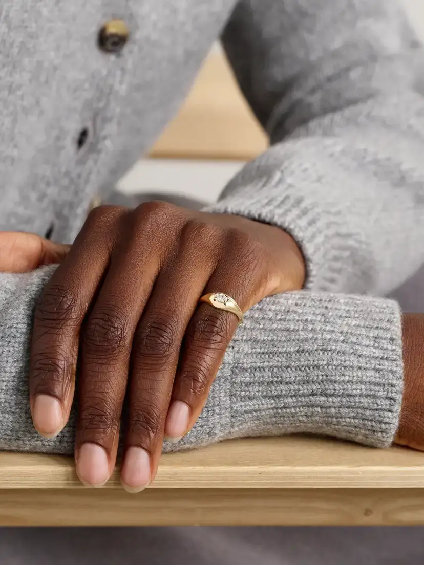 STONE AND STRAND The Essential 14-karat Gold Diamond Pinky Ring | Thumbnail 2 STONE AND STRAND The Essential 14-karat Gold Diamond Pinky Ring | Thumbnail 2