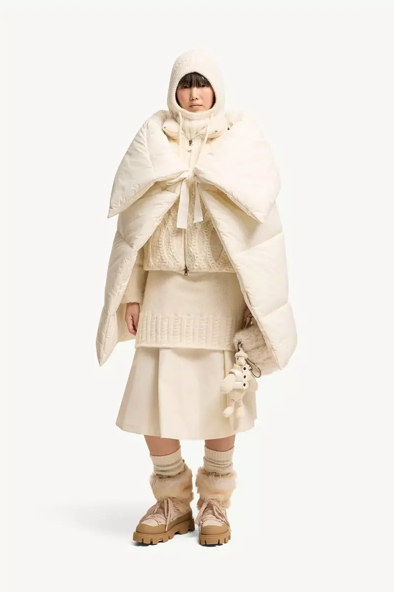Moncler Taffeta Padded Cape | Thumbnail 3 Moncler Taffeta Padded Cape | Thumbnail 3