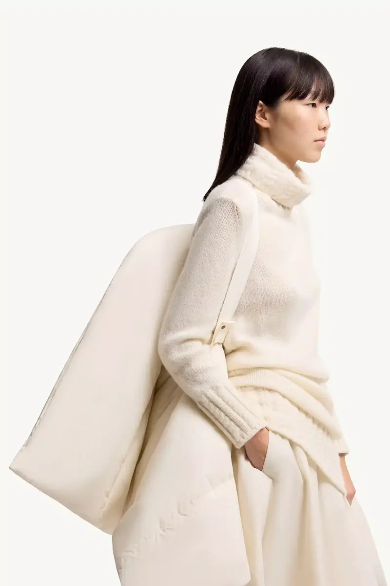 Moncler Taffeta Padded Cape | Thumbnail 7 Moncler Taffeta Padded Cape | Thumbnail 7