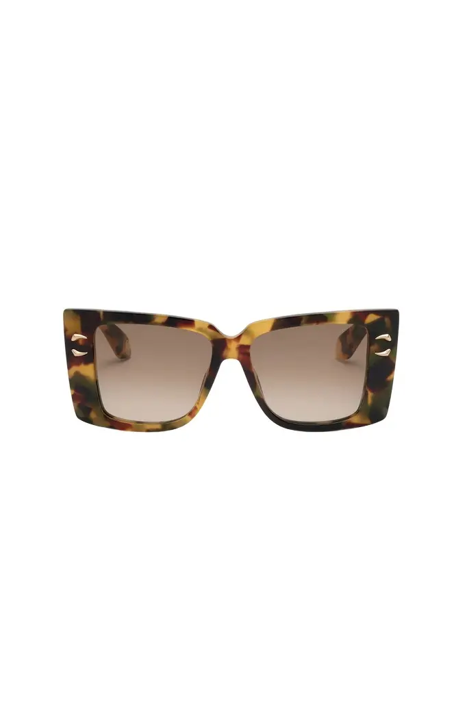 Sunglasses with wide rectangular front and fangs Sunglasses with wide rectangular front and fangs