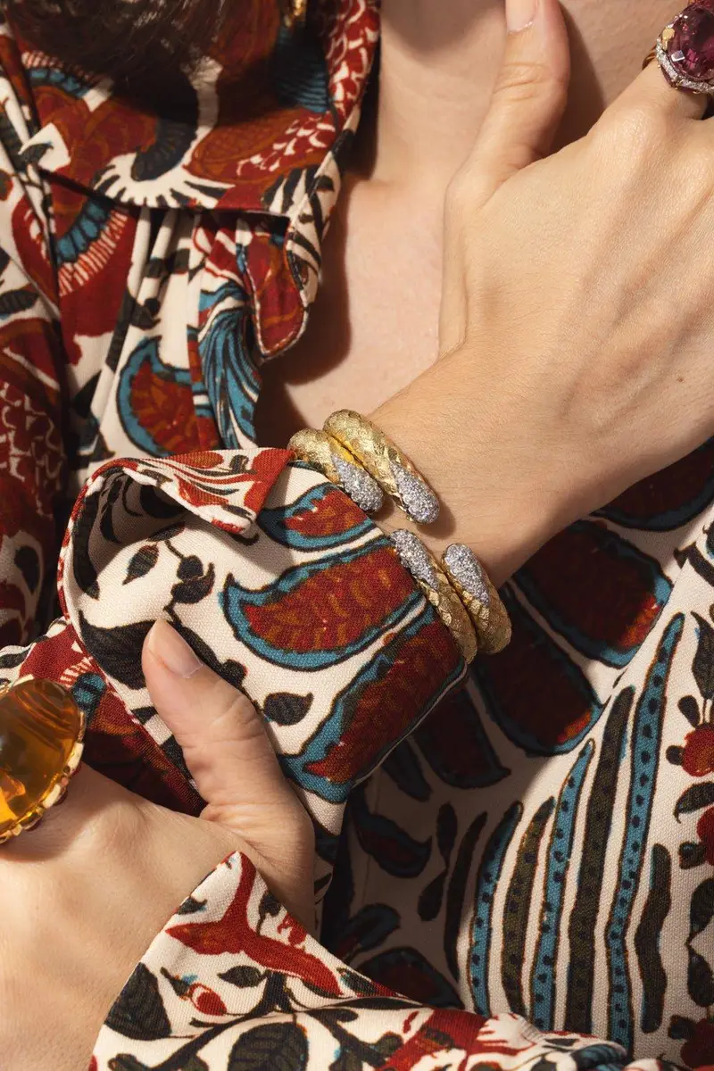 DAVID WEBB Diamond Park Avenue Cuff Bracelet | Thumbnail 3 DAVID WEBB Diamond Park Avenue Cuff Bracelet | Thumbnail 3
