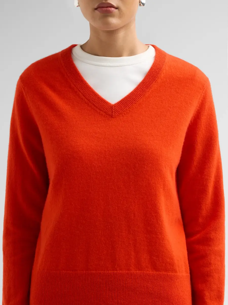 Vince Women's Cashmere V-Neck Sweater | Thumbnail 5