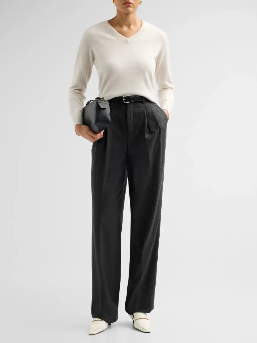Vince Women's Cashmere V-Neck Sweater | Thumbnail 2 Vince Women's Cashmere V-Neck Sweater | Thumbnail 2