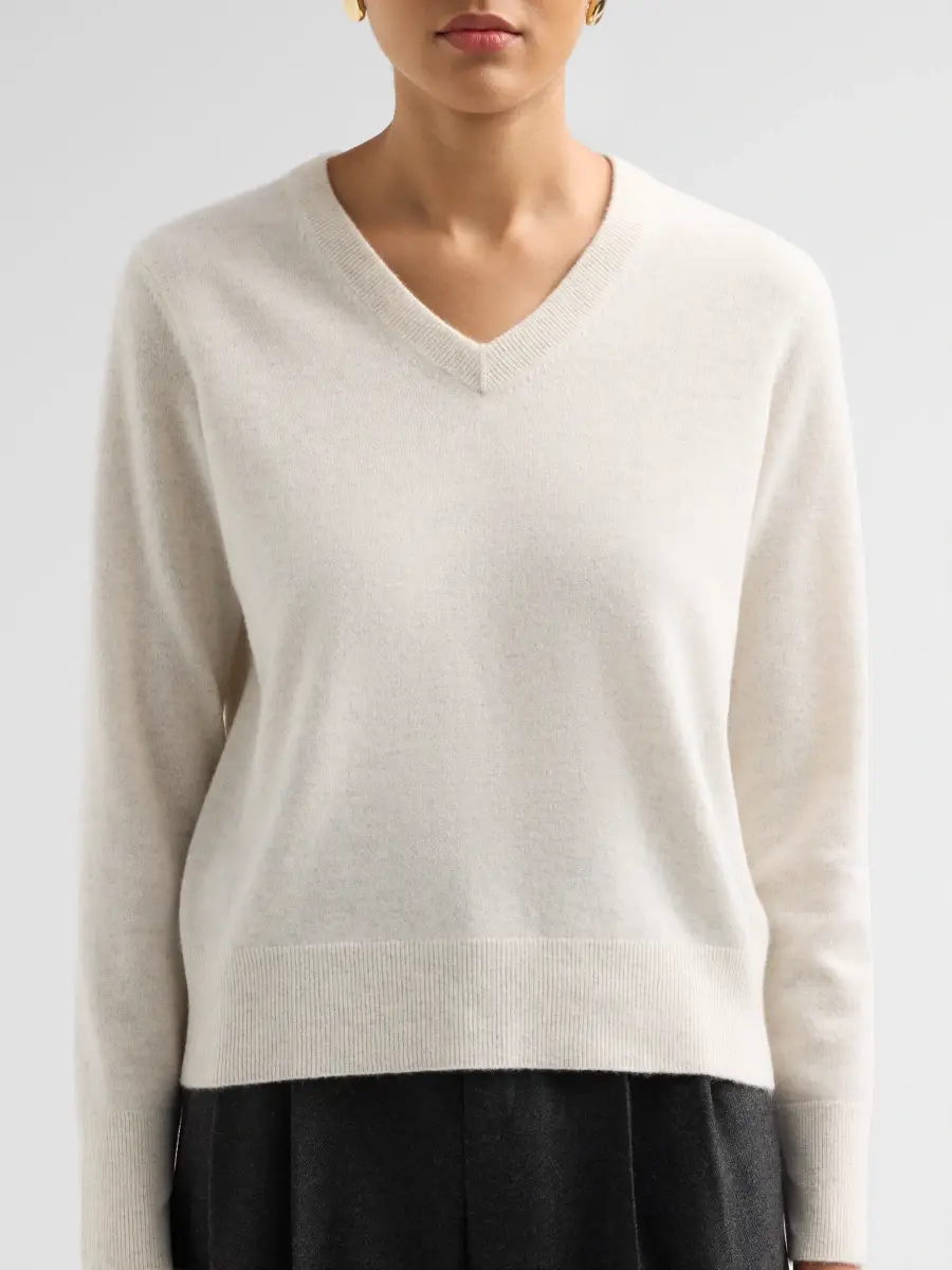 Vince Women's Cashmere V-Neck Sweater | Thumbnail 5 Vince Women's Cashmere V-Neck Sweater | Thumbnail 5