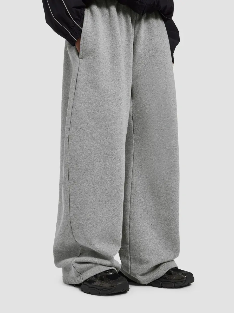 Balenciaga Women's Barrel Sweatpants | Thumbnail 3