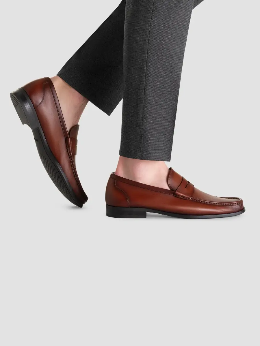Magnanni Men's Gentry Leather Penny Loafers | Thumbnail 2