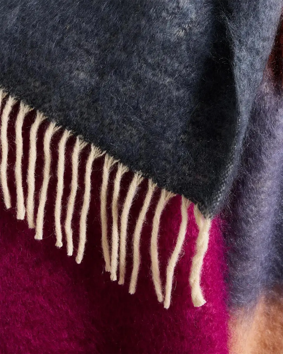 Mantas Ezcaray Matisse Mohair-Blend Throw, 51" x 79" | Thumbnail 3 Mantas Ezcaray Matisse Mohair-Blend Throw, 51" x 79" | Thumbnail 3