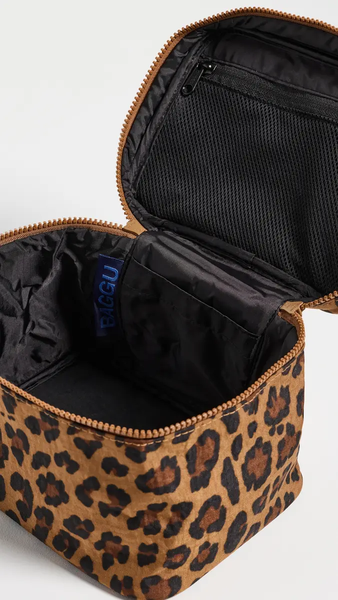 BAGGU Large Cosmetic Case | Thumbnail 6 BAGGU Large Cosmetic Case | Thumbnail 6