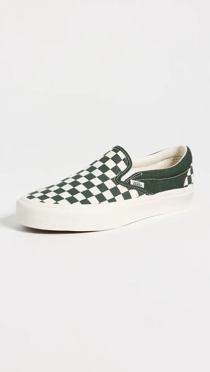 Vans Classics Unisex Slip On Sneakers | Thumbnail 2 Vans Classics Unisex Slip On Sneakers | Thumbnail 2