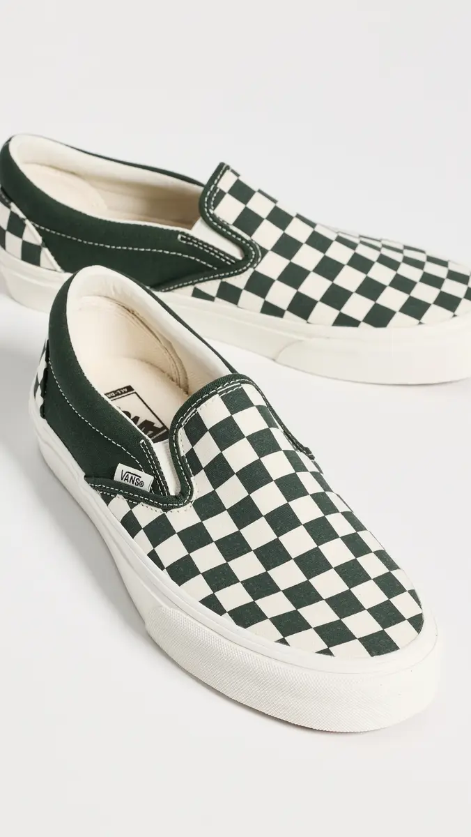 Vans Classics Unisex Slip On Sneakers | Thumbnail 5 Vans Classics Unisex Slip On Sneakers | Thumbnail 5
