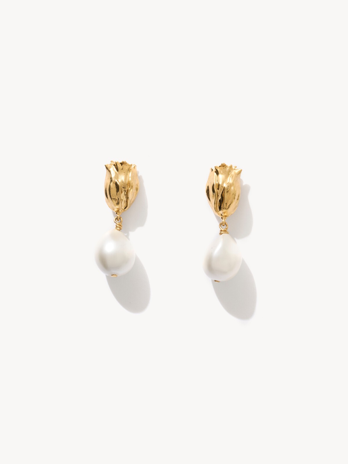 The Chloé Tulip earrings