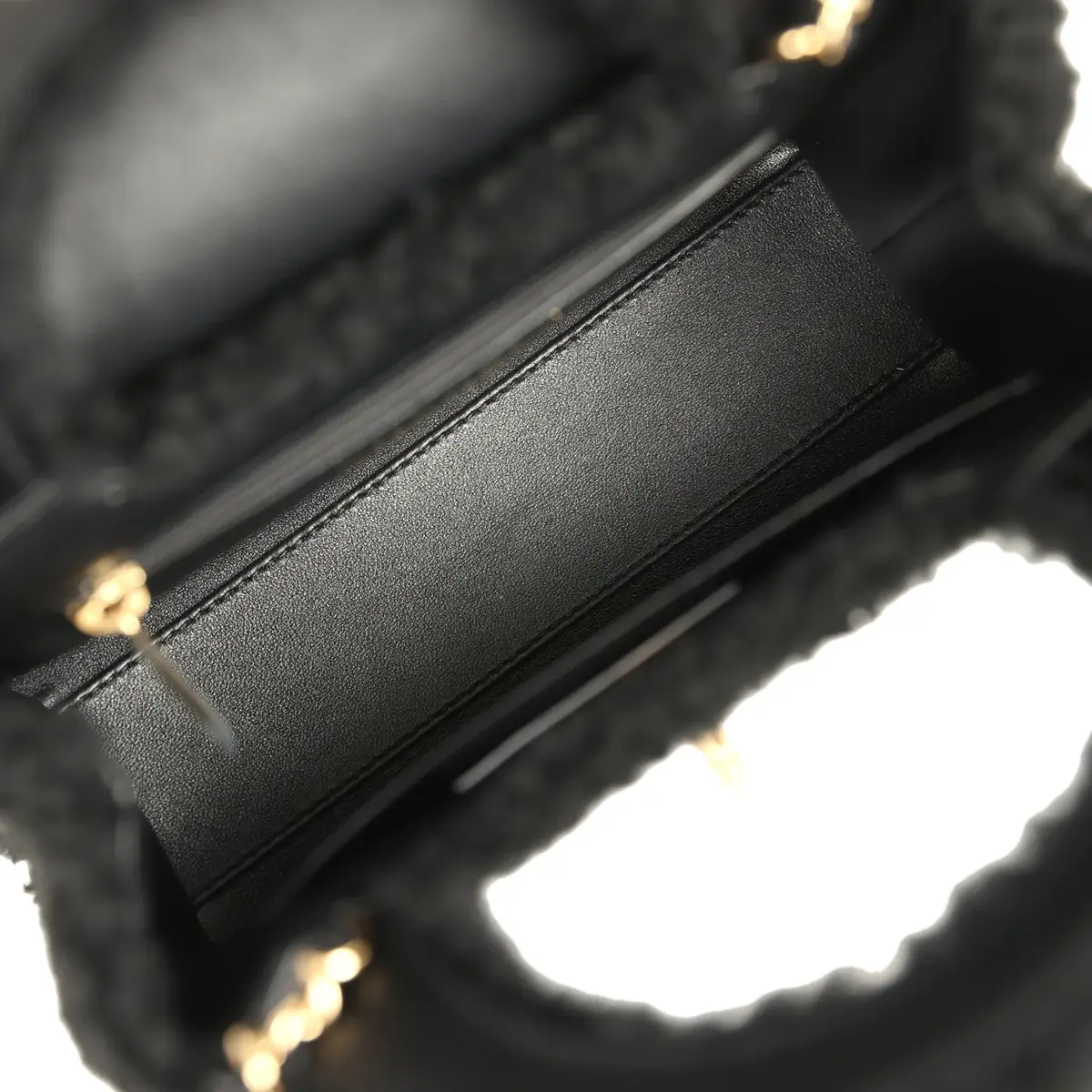 Chanel Chanel Small Kelly Shopper Black Shearling Gold Hardware | Thumbnail 8 Chanel Chanel Small Kelly Shopper Black Shearling Gold Hardware | Thumbnail 8