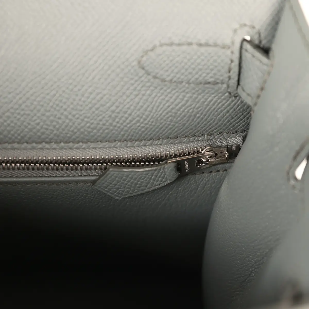 HERMÈS Pre-owned Hermes Kelly Sellier 28 Vert Amande Epsom Palladium Hardware | Thumbnail 9 HERMÈS Pre-owned Hermes Kelly Sellier 28 Vert Amande Epsom Palladium Hardware | Thumbnail 9