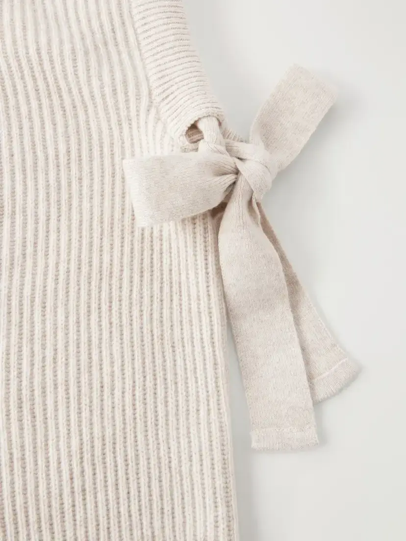 Brunello Cucinelli Drawstring Ribbed Cashmere Snood | Thumbnail 3 Brunello Cucinelli Drawstring Ribbed Cashmere Snood | Thumbnail 3