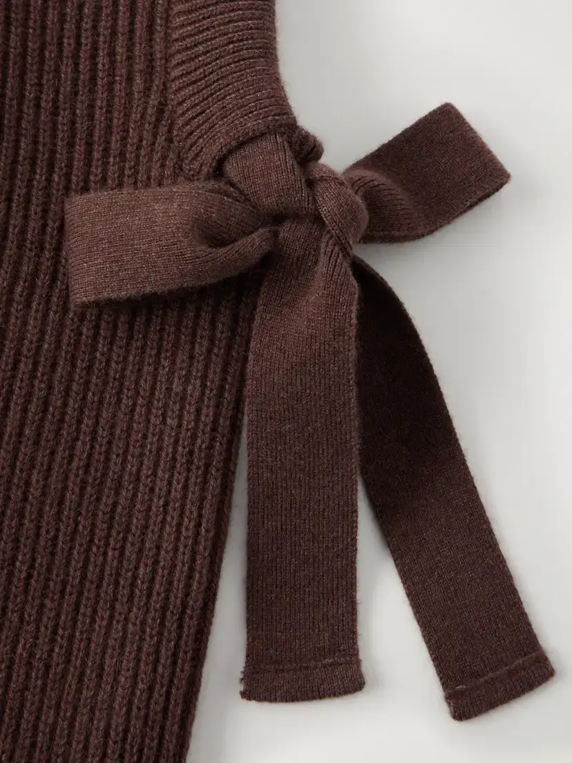 Brunello Cucinelli Drawstring Ribbed Cashmere Snood | Thumbnail 3 Brunello Cucinelli Drawstring Ribbed Cashmere Snood | Thumbnail 3