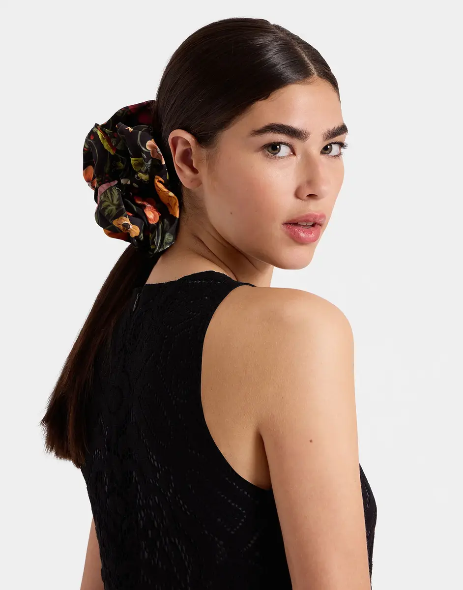 La Double J Giga Scrunchie | Thumbnail 4 La Double J Giga Scrunchie | Thumbnail 4