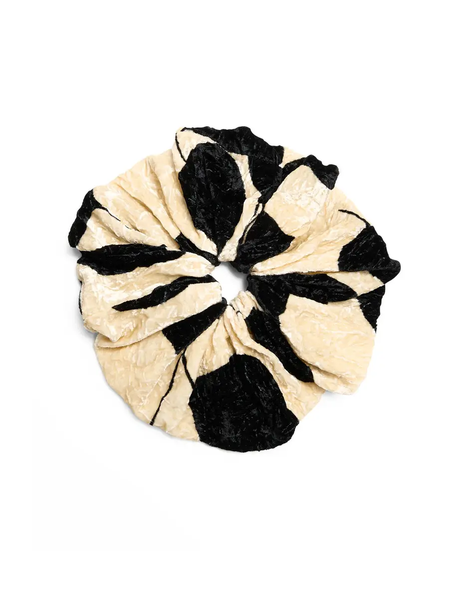 La Double J Giga Scrunchie | Thumbnail 2 La Double J Giga Scrunchie | Thumbnail 2