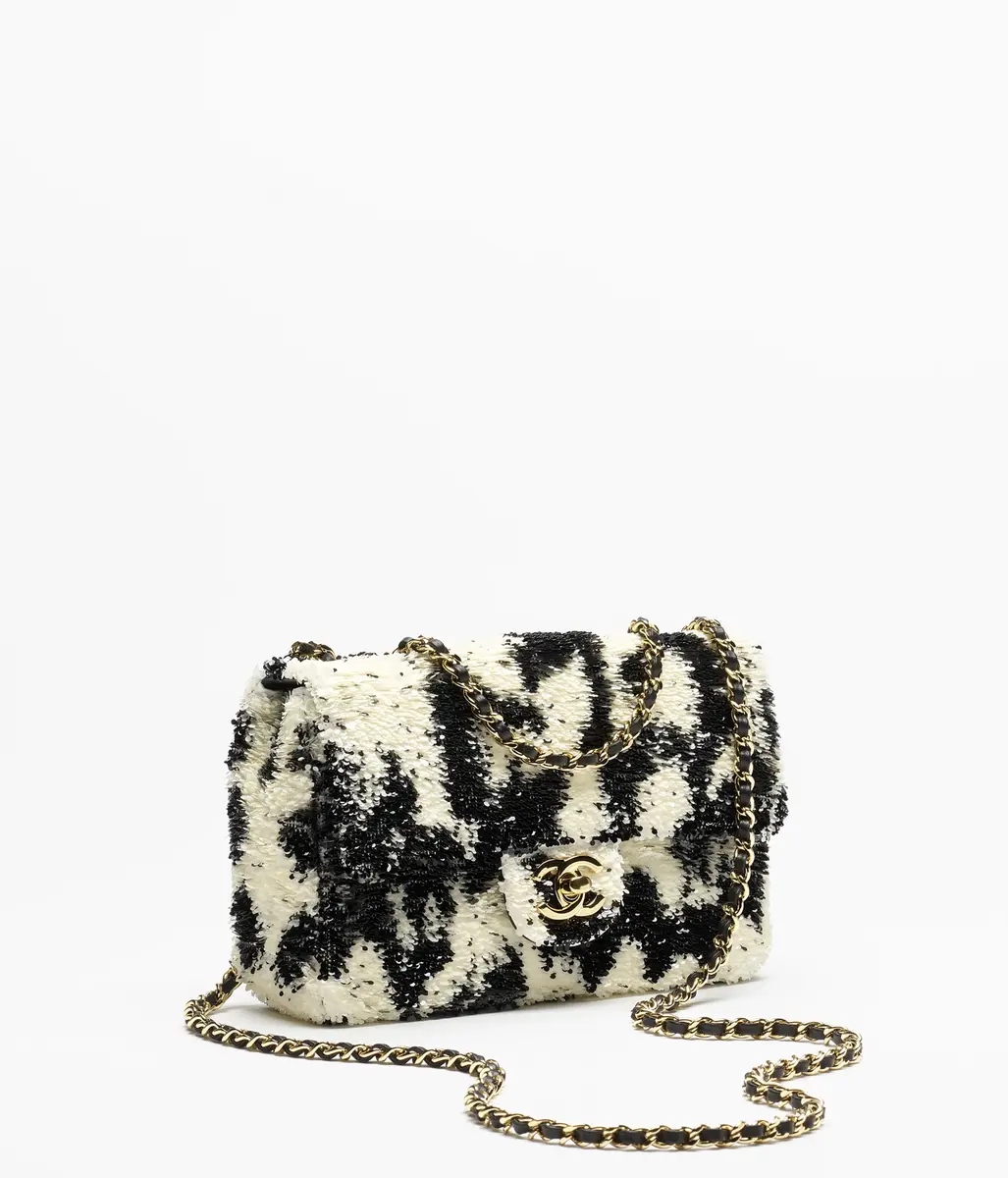 Chanel Small Flap Bag | Thumbnail 2