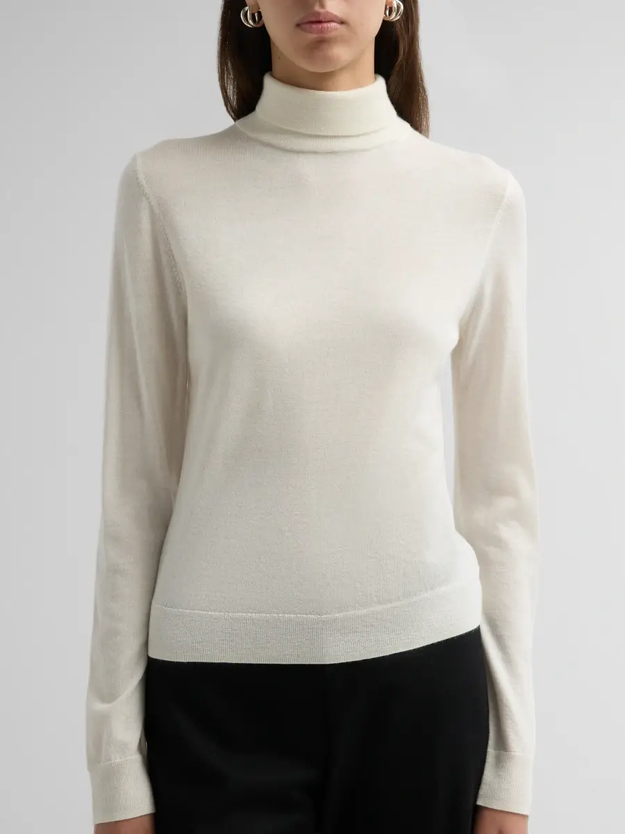 Vince Women's Turtleneck Cashmere-Silk Sweater | Thumbnail 5 Vince Women's Turtleneck Cashmere-Silk Sweater | Thumbnail 5