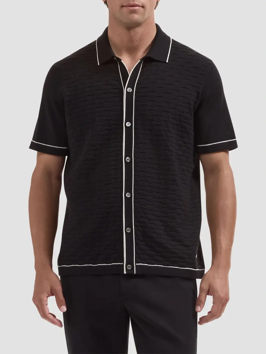 Bugatchi Men's Cotton-Blend Short-Sleeve Button-Down Shirt | Thumbnail 4 Bugatchi Men's Cotton-Blend Short-Sleeve Button-Down Shirt | Thumbnail 4