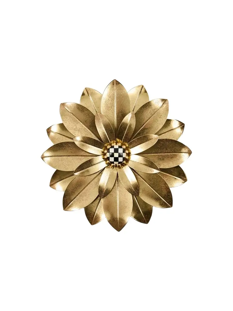 Courtly Wallflower