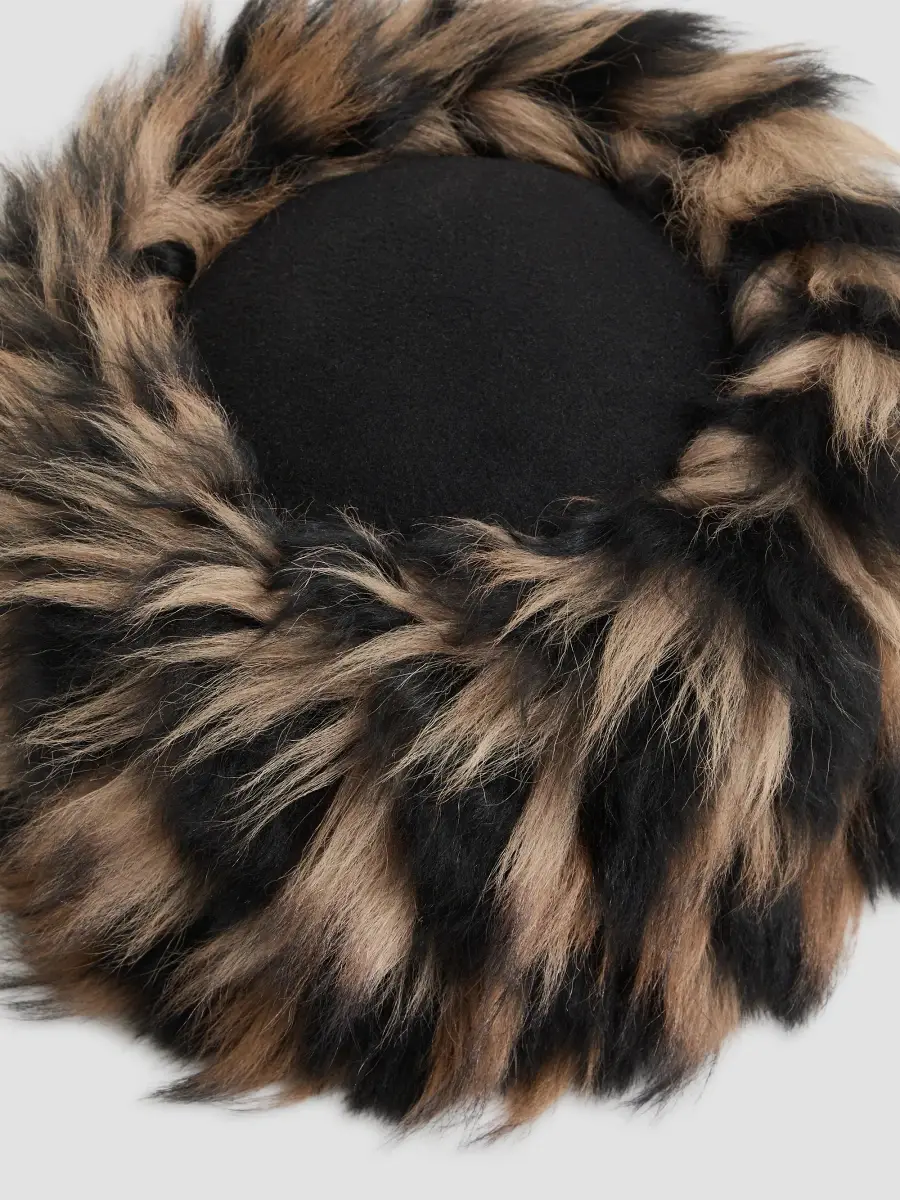 Valentino Women's Lamb Fur Hat | Thumbnail 4 Valentino Women's Lamb Fur Hat | Thumbnail 4