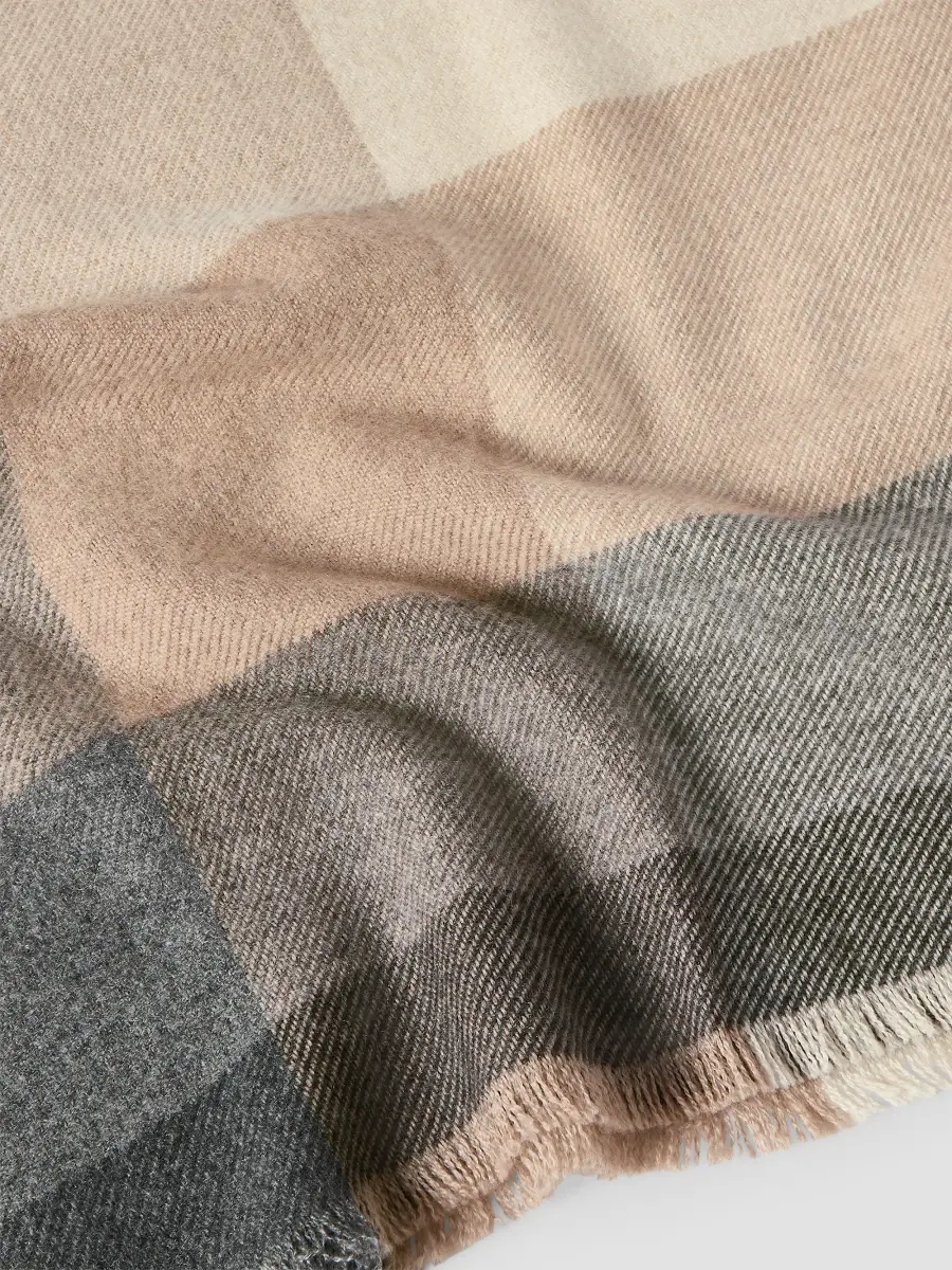 Brunello Cucinelli Men's Wool and Cashmere Checked Twill Scarf | Thumbnail 3 Brunello Cucinelli Men's Wool and Cashmere Checked Twill Scarf | Thumbnail 3
