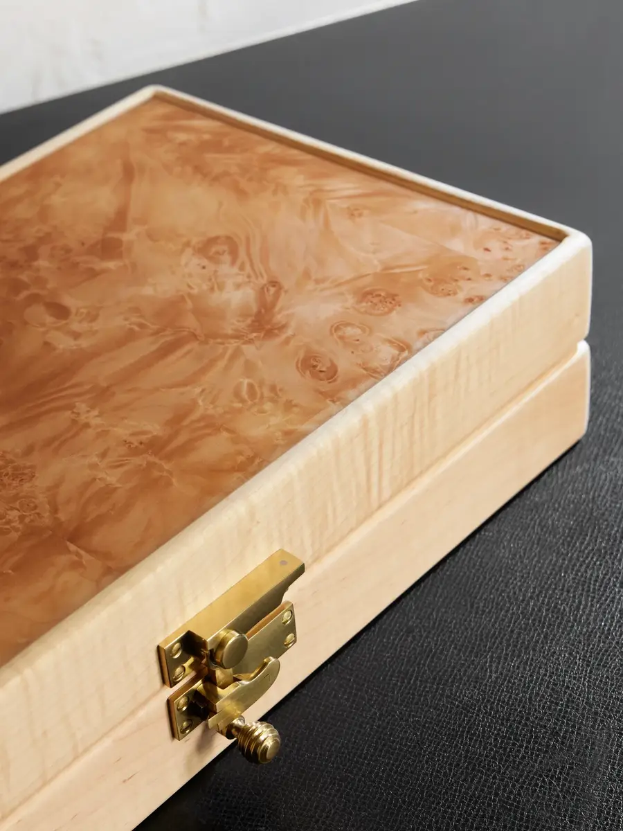 The Garnered Christopher Williams Burr and Maple Backgammon Set - Men | Thumbnail 3