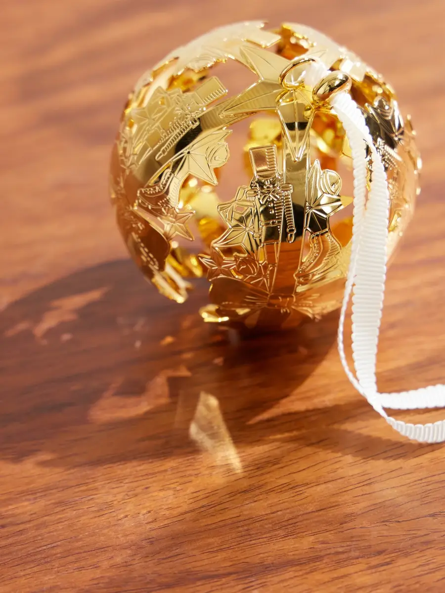 Christofle Sous le Sapin Gold-Tone Christmas Ornament - Men | Thumbnail 3 Christofle Sous le Sapin Gold-Tone Christmas Ornament - Men | Thumbnail 3