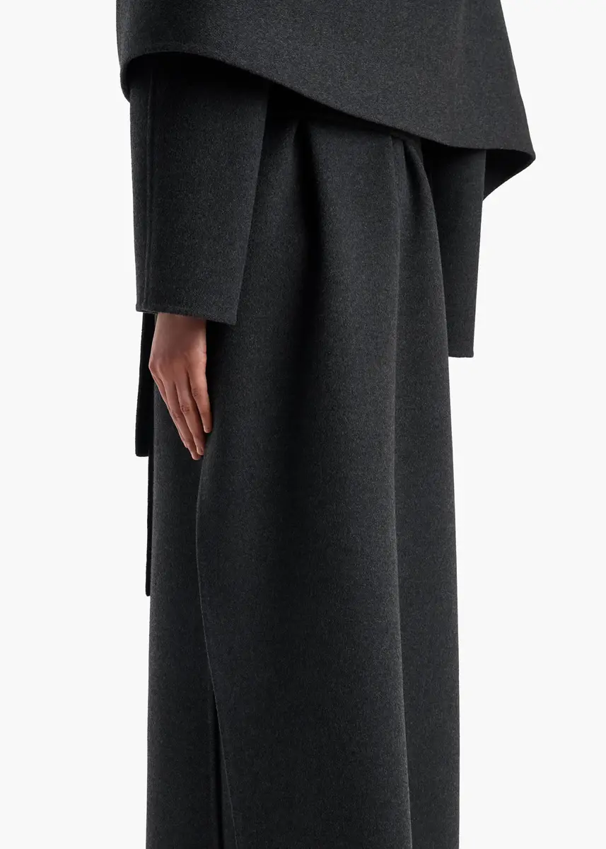 Khaite Sonti Coat In Charcoal | Thumbnail 5