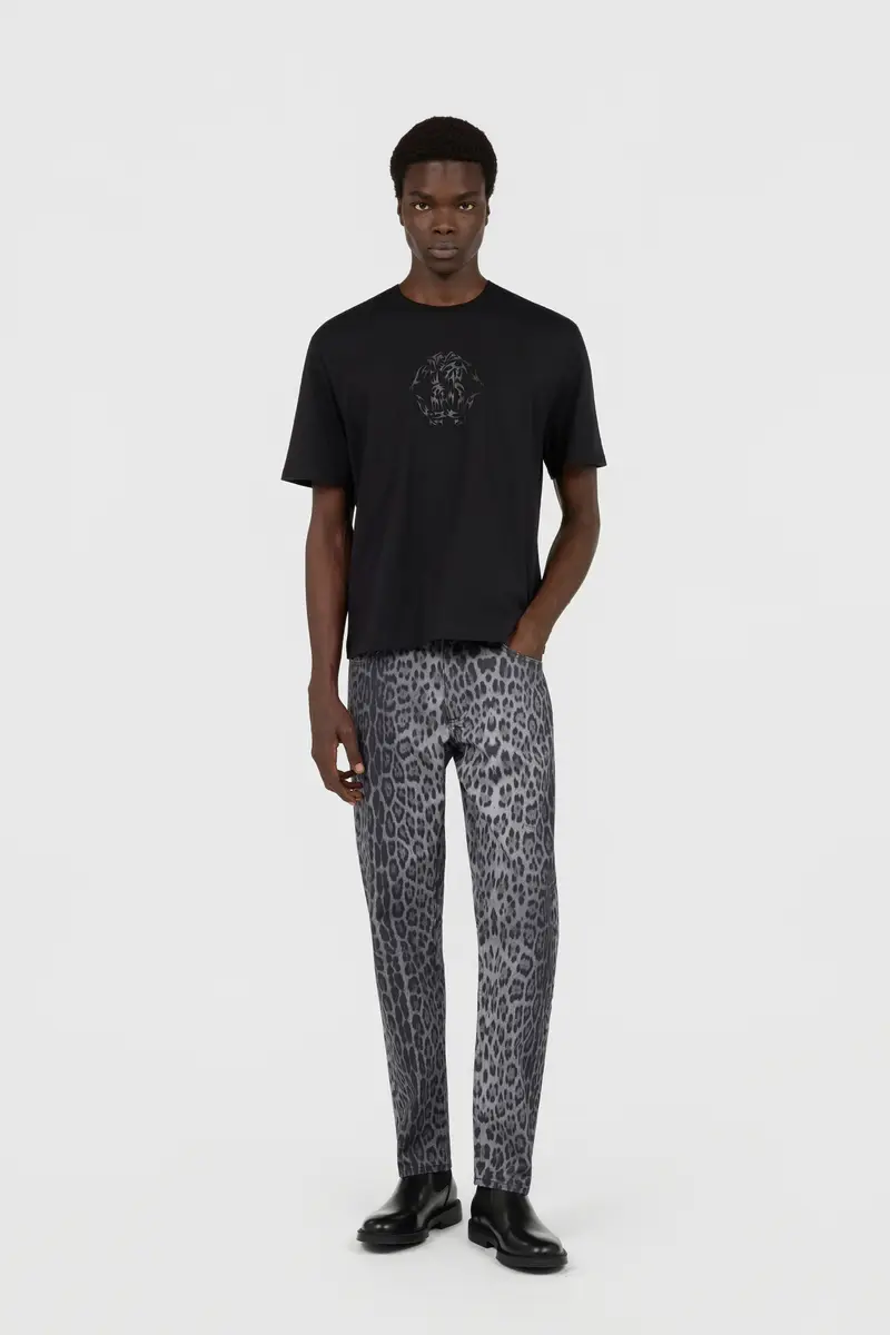 Roberto Cavalli Black T-Shirt Tonal Logo | Thumbnail 6 Roberto Cavalli Black T-Shirt Tonal Logo | Thumbnail 6