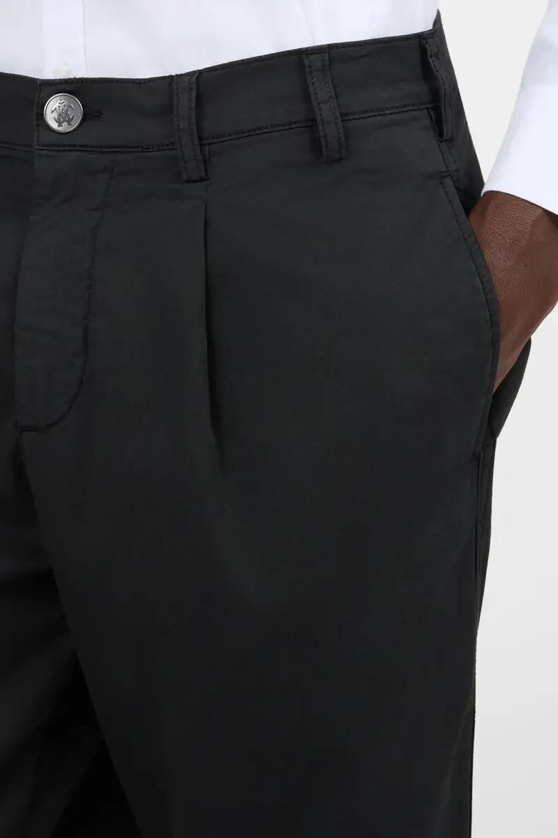 Roberto Cavalli Black Trousers Straight-Leg Pleats | Thumbnail 6 Roberto Cavalli Black Trousers Straight-Leg Pleats | Thumbnail 6