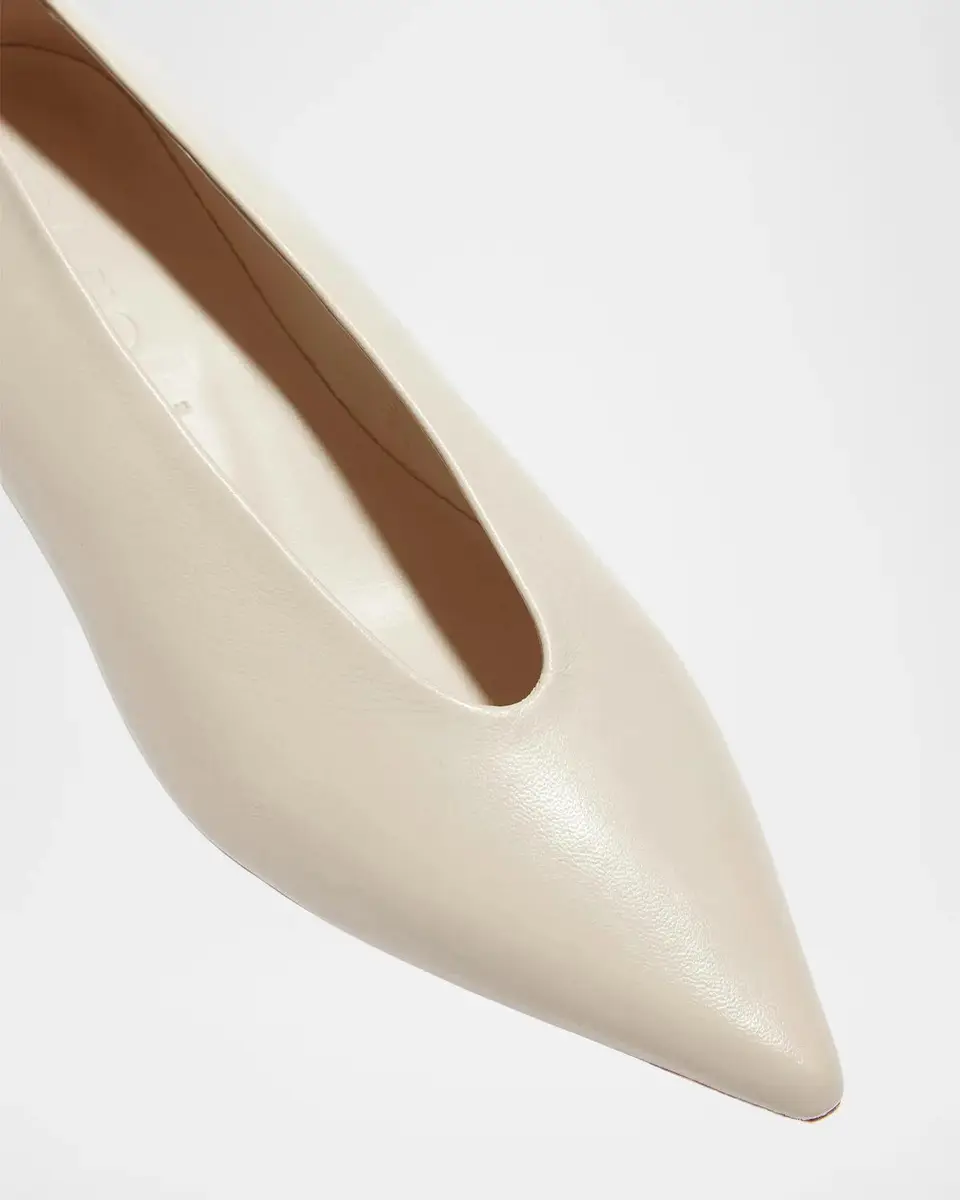 aeyde Clara Leather Pumps | Thumbnail 6