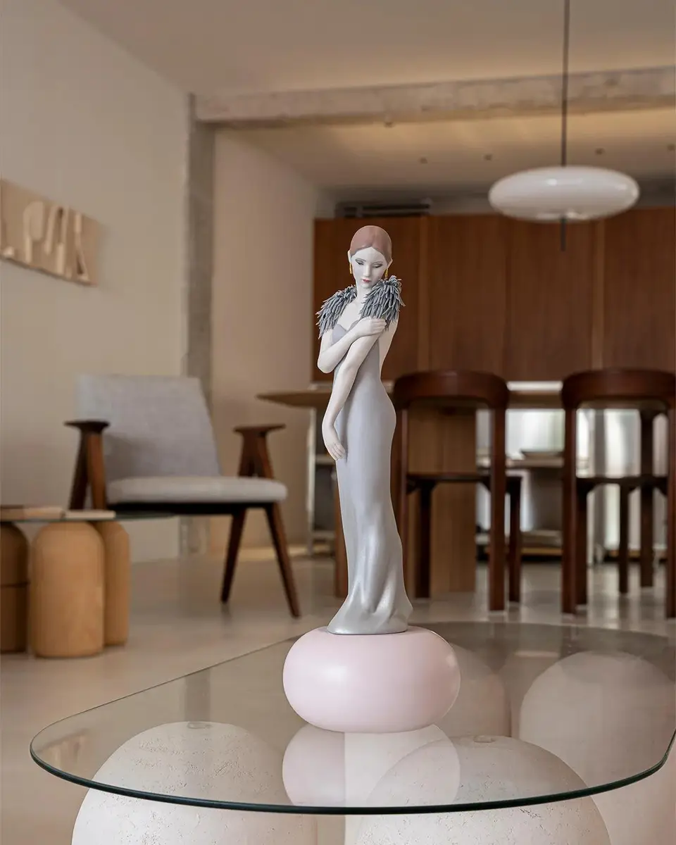 Lladro Eternal Beauty Porcelain Figurine | Thumbnail 7 Lladro Eternal Beauty Porcelain Figurine | Thumbnail 7