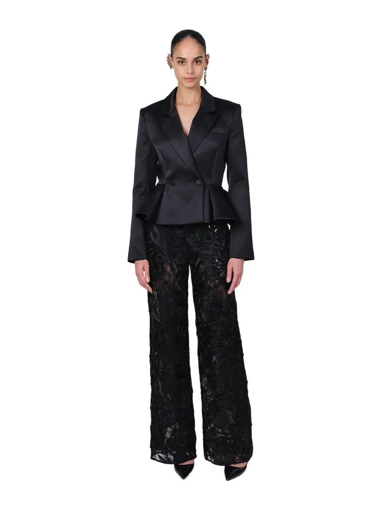 The pepblum blazer in black