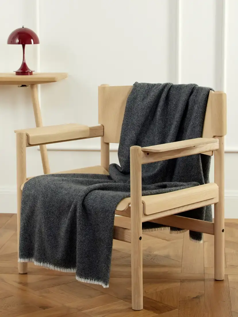 Johnstons of Elgin Mountain Cashmere-twill Throw | Thumbnail 2