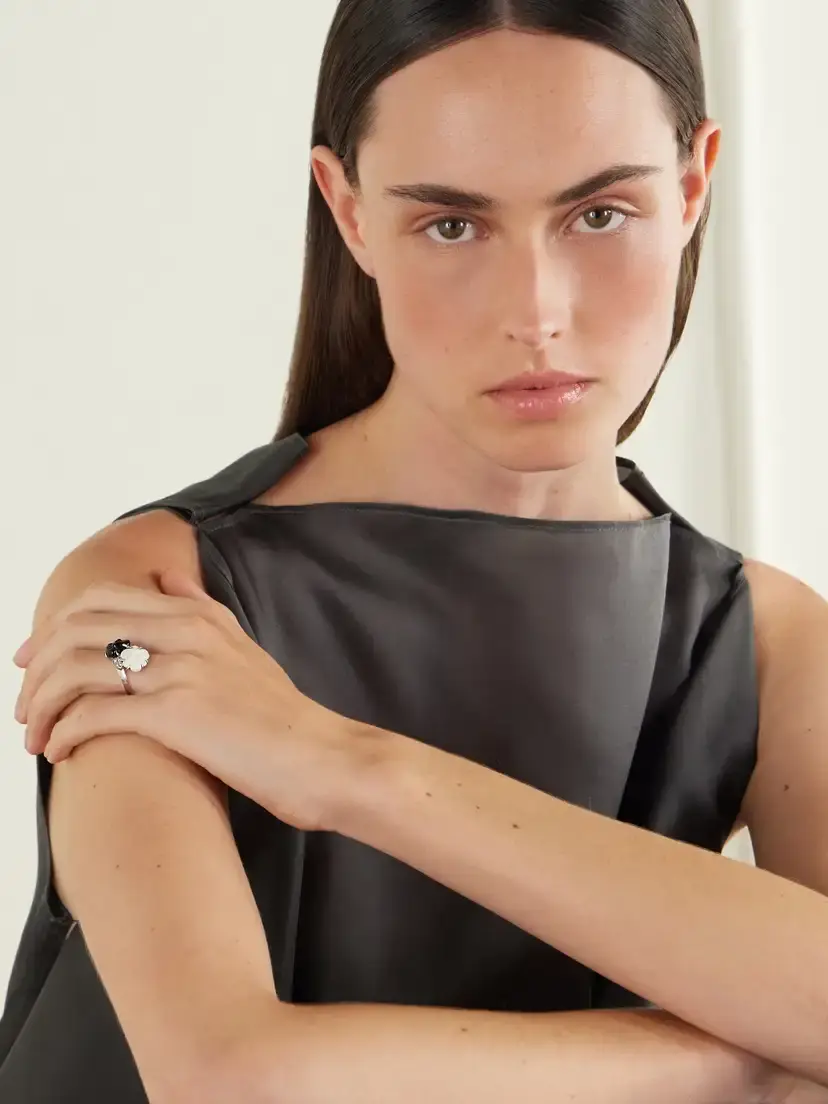 Stephanie Windsor + Chanel Vintage 1990s Camelia 18-karat Gold, Diamond And Ceramic Ring | Thumbnail 5 Stephanie Windsor + Chanel Vintage 1990s Camelia 18-karat Gold, Diamond And Ceramic Ring | Thumbnail 5