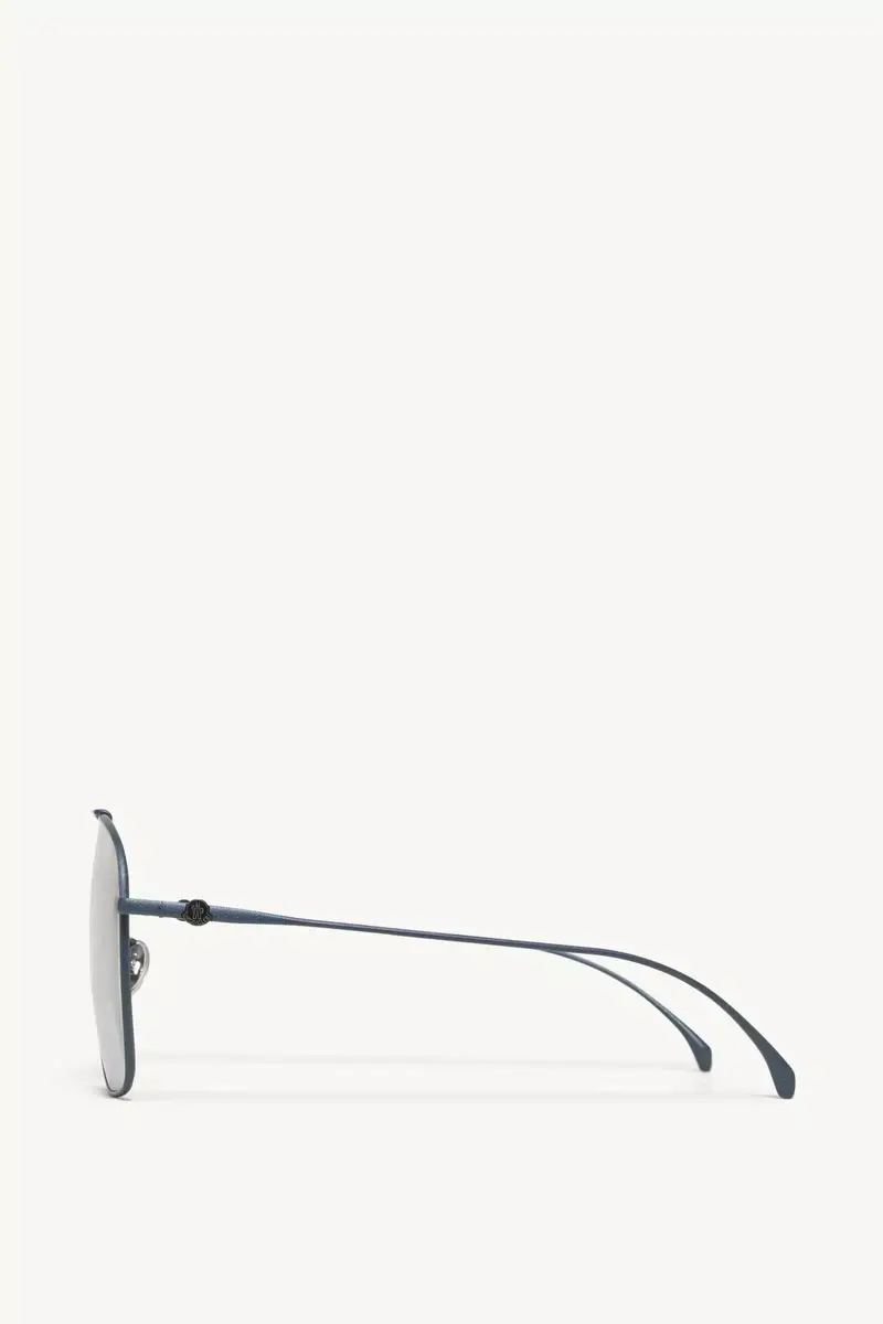 Moncler Lunettes Arium Squared Sunglasses | Thumbnail 4 Moncler Lunettes Arium Squared Sunglasses | Thumbnail 4