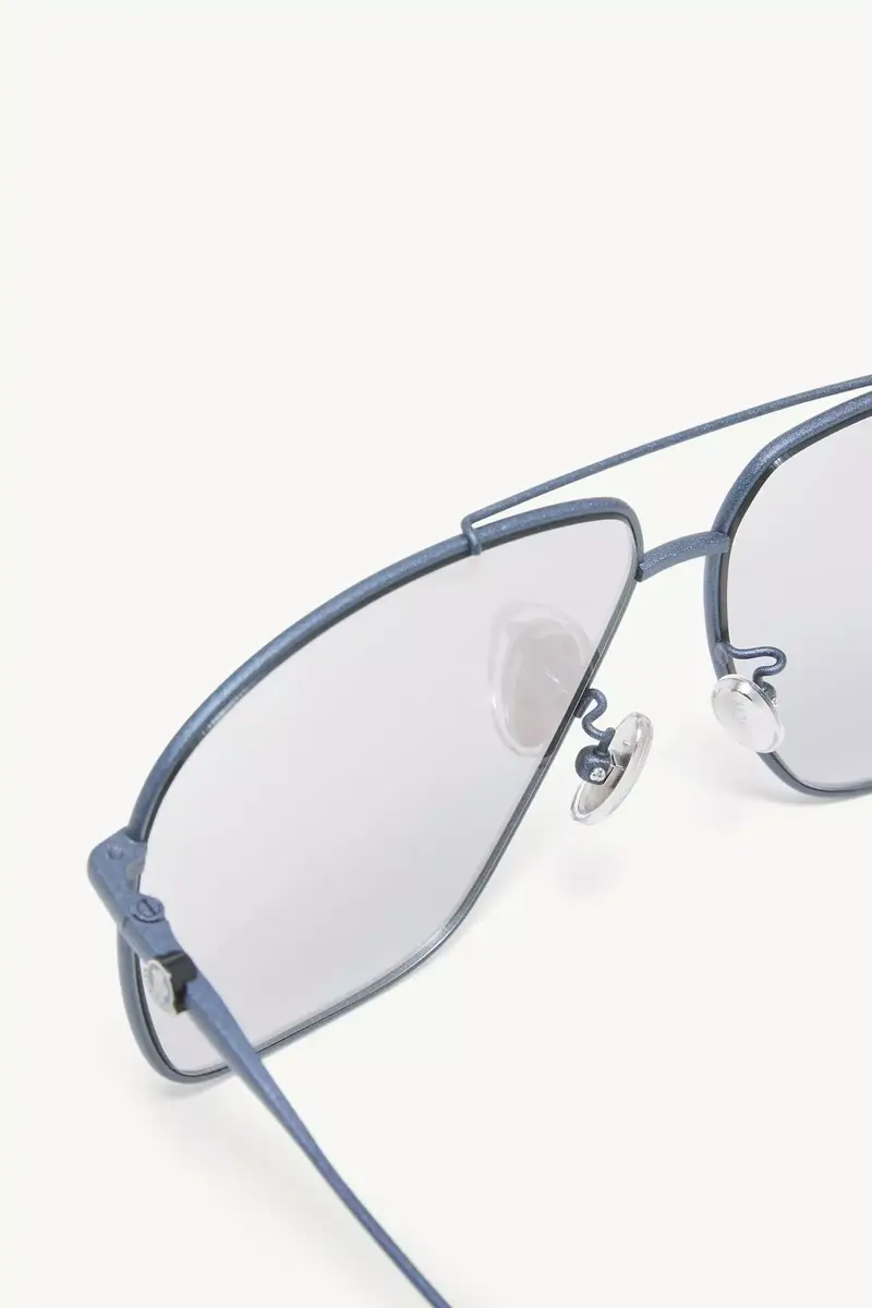 Moncler Lunettes Arium Squared Sunglasses | Thumbnail 6 Moncler Lunettes Arium Squared Sunglasses | Thumbnail 6