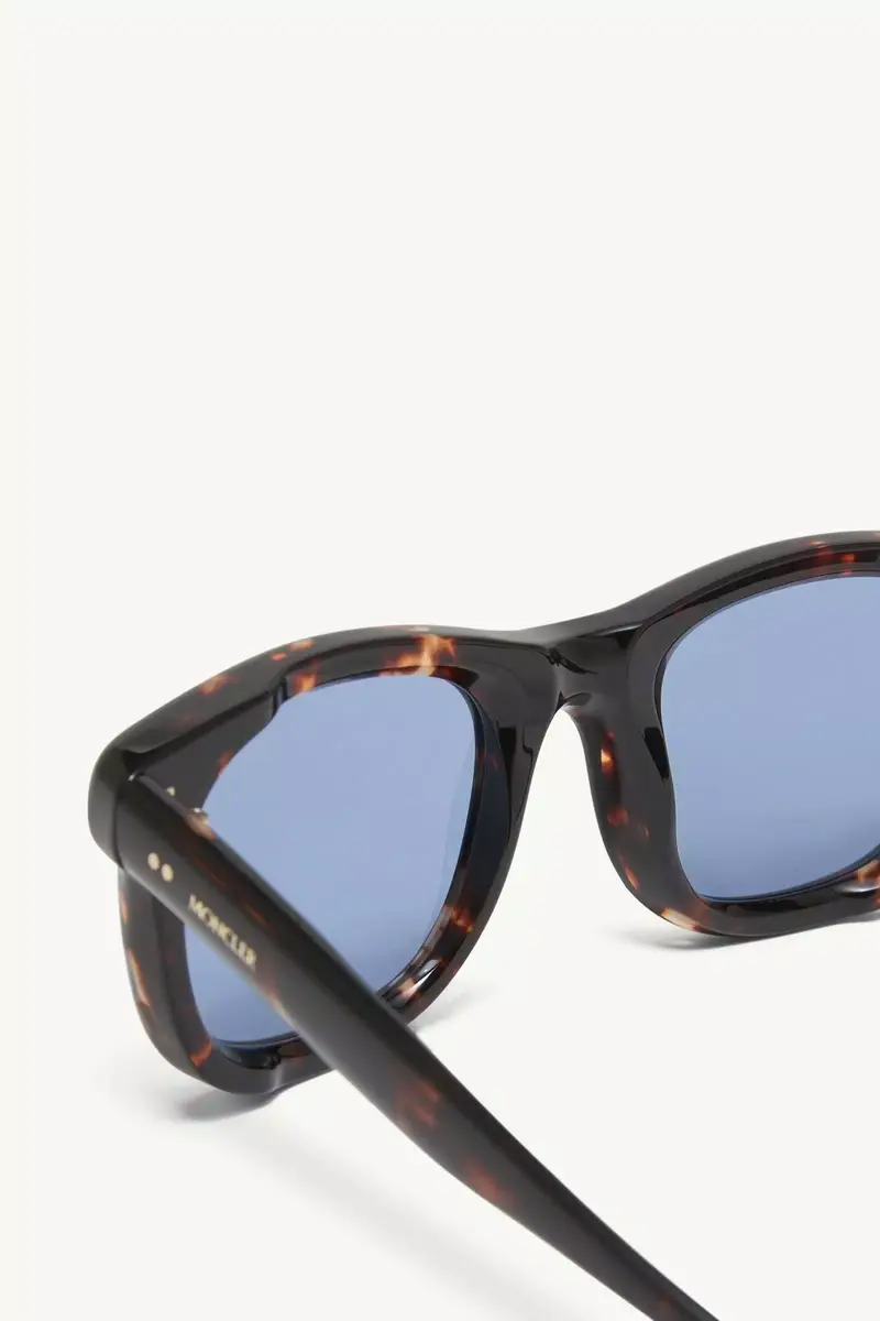 Moncler Lunettes Noirr Squared Sunglasses | Thumbnail 6 Moncler Lunettes Noirr Squared Sunglasses | Thumbnail 6