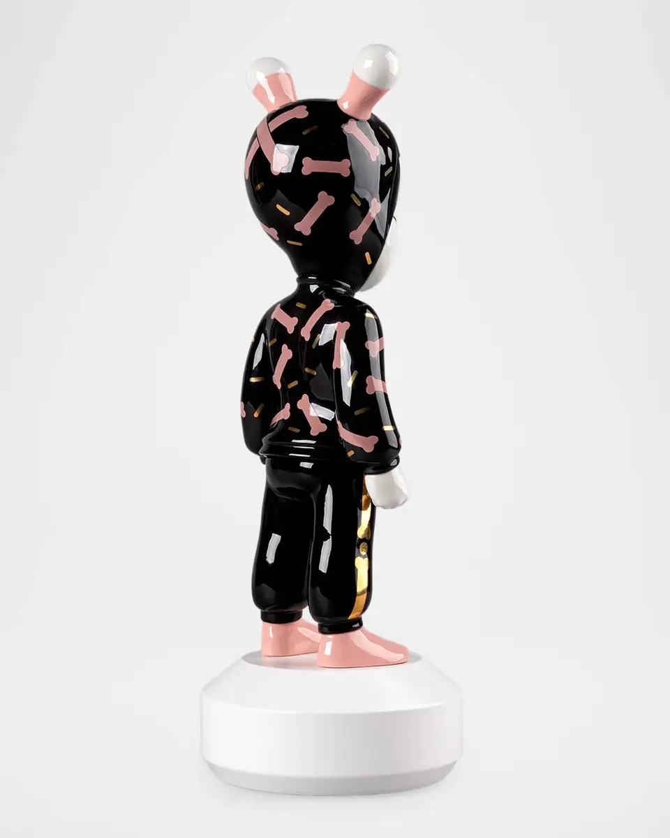 Lladro The Guest By Jun Oson Porcelain Figurine | Thumbnail 3