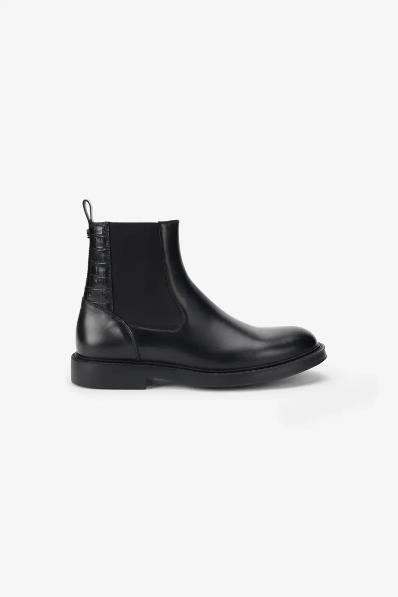 Roberto Cavalli Black Chelsea Boots With Pull Tabs | Thumbnail 2 Roberto Cavalli Black Chelsea Boots With Pull Tabs | Thumbnail 2