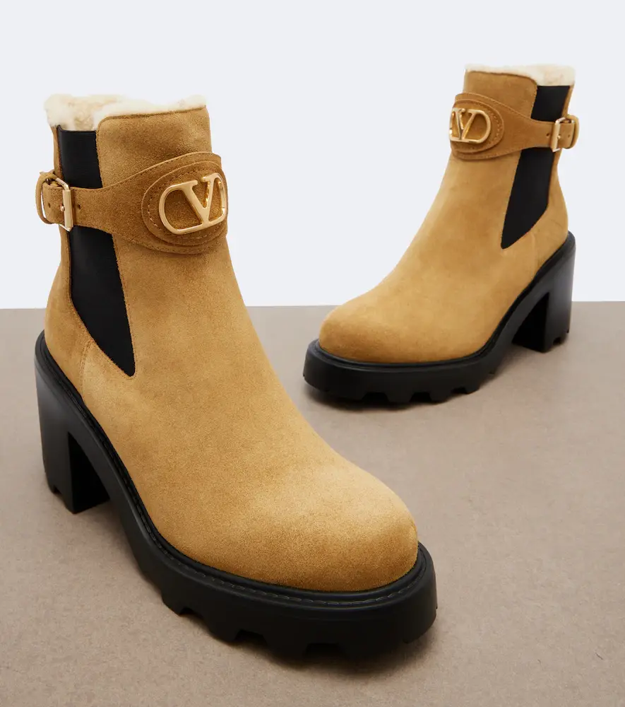 Valentino Garavani Beatle VLogo suede ankle boots | Thumbnail 3 Valentino Garavani Beatle VLogo suede ankle boots | Thumbnail 3