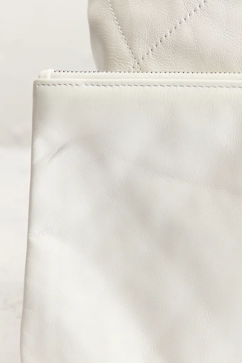 Chanel Chanel Calfskin Medium 22 Hobo Bag | Thumbnail 8 Chanel Chanel Calfskin Medium 22 Hobo Bag | Thumbnail 8