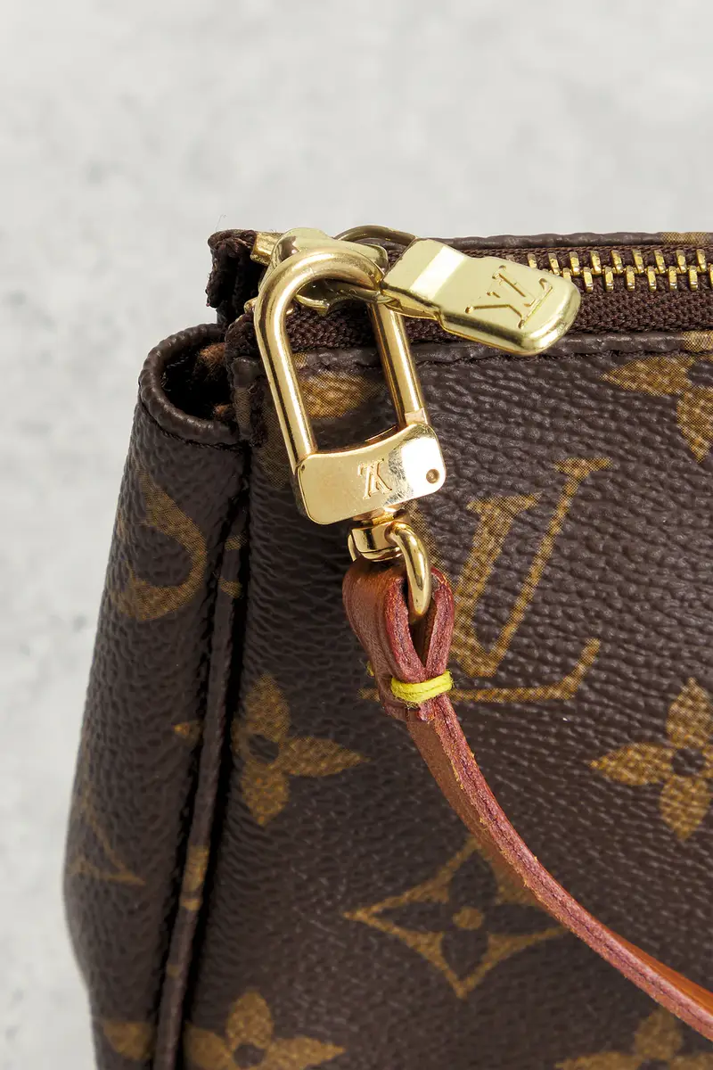 Louis Vuitton Louis Vuitton Monogram Pochette Accessoires Shoulder Bag | Thumbnail 6 Louis Vuitton Louis Vuitton Monogram Pochette Accessoires Shoulder Bag | Thumbnail 6